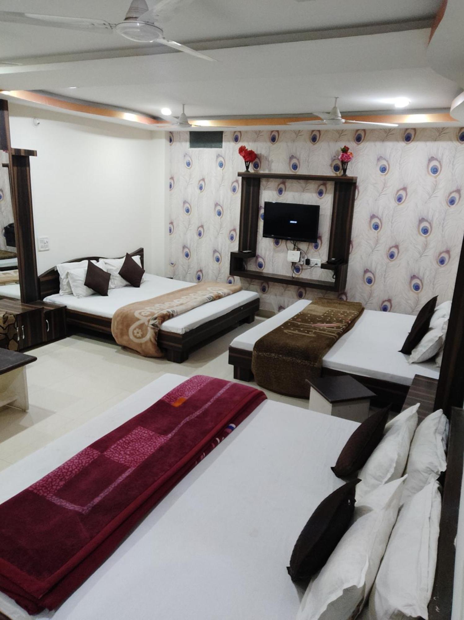 Hotel Vrandavan Palace Near Mahakal Temple Ujjain Exterior foto